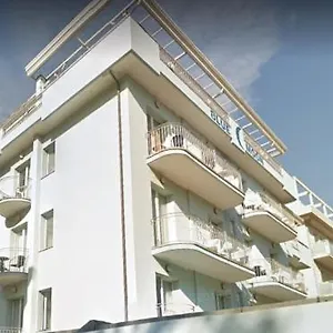 https://blue-moon.emilia-romagnahotels.net
